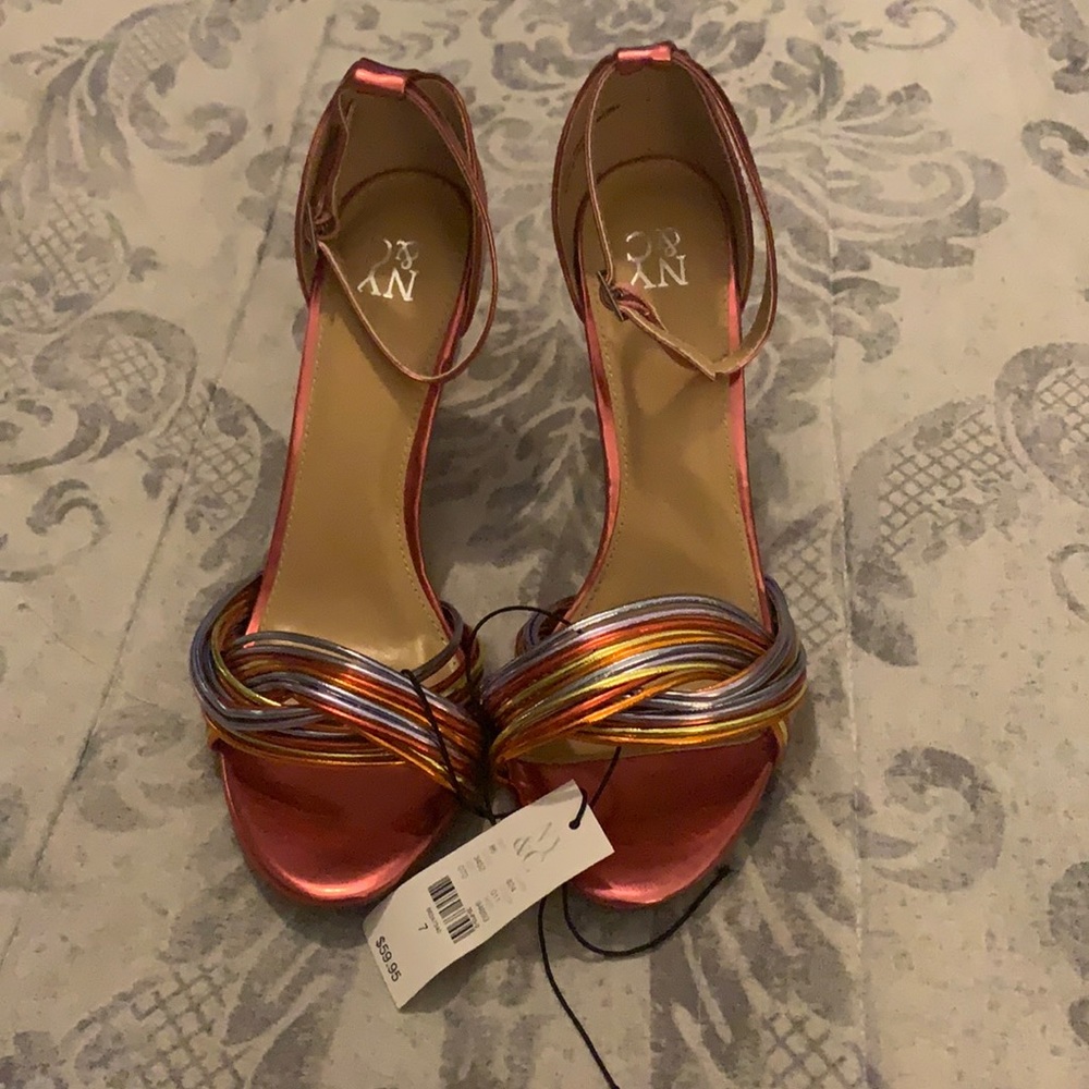 Retro heel, size 7, new.